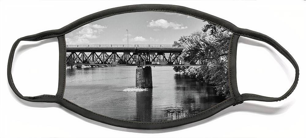 Truss Face Mask featuring the photograph Calvin Coolidge Bridge by Steven Nelson