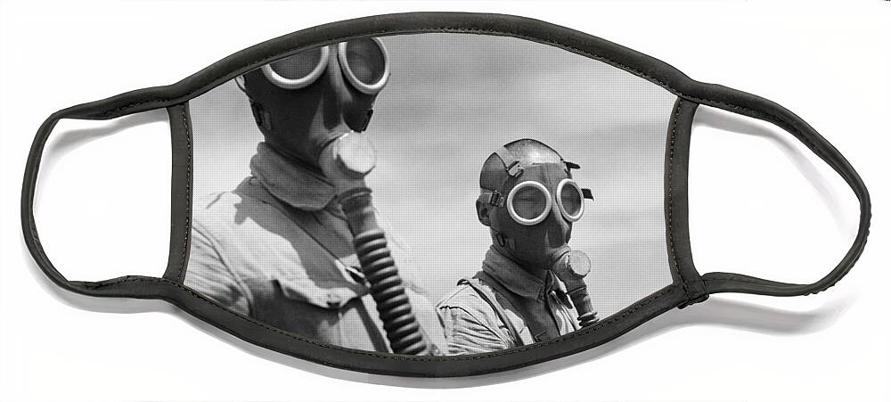 Karu afbryde sovjetisk Chinese Soldiers Wearing Gas Masks - WW2 China 1944 Face Mask by War Is  Hell Store - Fine Art America