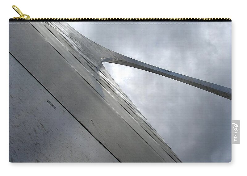 Saint Louis Arch Zip Pouch featuring the photograph Arch to the Sky #6 by Kenny Glover