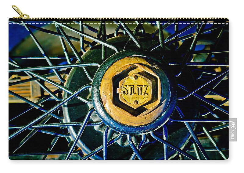 1925 Stutz Series 695h Speedway Six Torpedo Tail Speedster Wheel Emblem Zip Pouch featuring the photograph 1925 Stutz Series 695H Speedway Six Torpedo Tail Speedster Wheel Emblem -0212c by Jill Reger