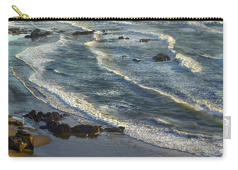 Feb0514 Zip Pouch featuring the photograph Incoming Waves At Bandon Beach Oregon #2 by Tim Fitzharris