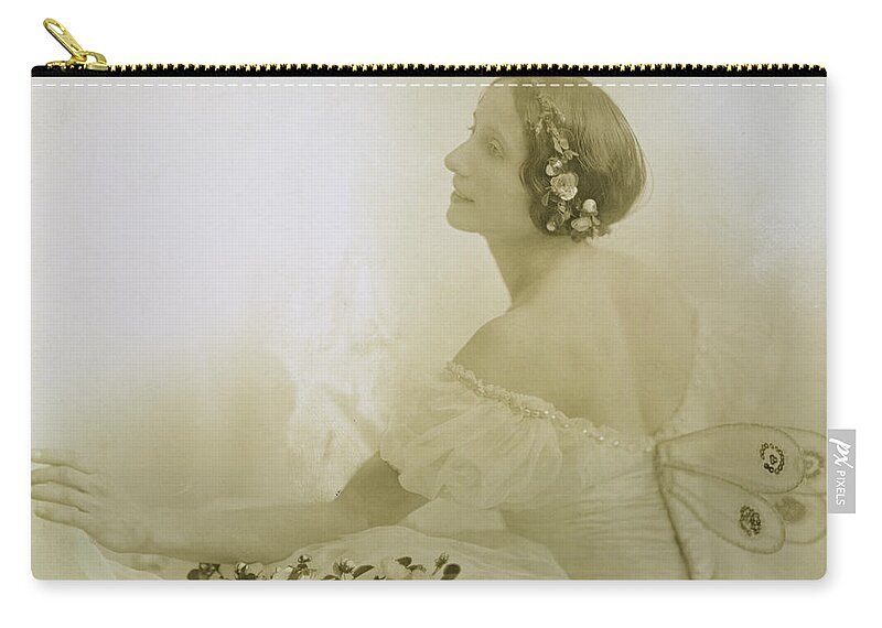 1914 Zip Pouch featuring the photograph Anna Pavlova (1885-1931) by Granger