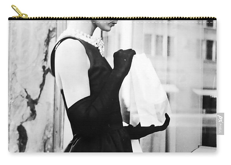 Audrey Hepburn Zip Pouch featuring the photograph Audrey at Tiffanys by Georgia Clare