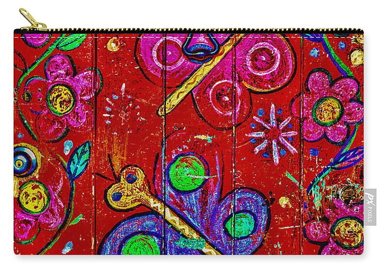Taos Zip Pouch featuring the photograph Bienvenidos by Diana Powell