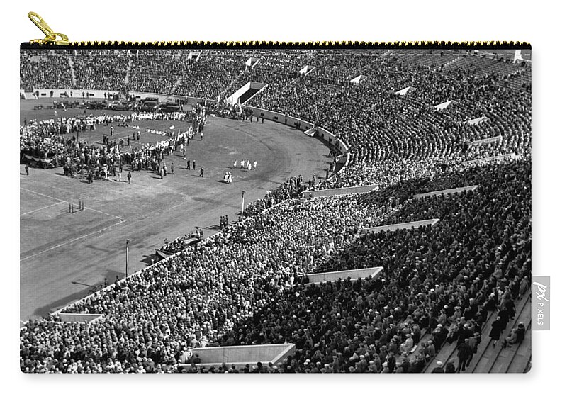 1920s Zip Pouch featuring the photograph Bremen Flyers Celebration by Underwood Archives