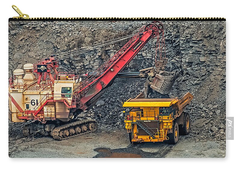 Hull Rust Mine Zip Pouch featuring the photograph Bucyrus Shovel by Paul Freidlund