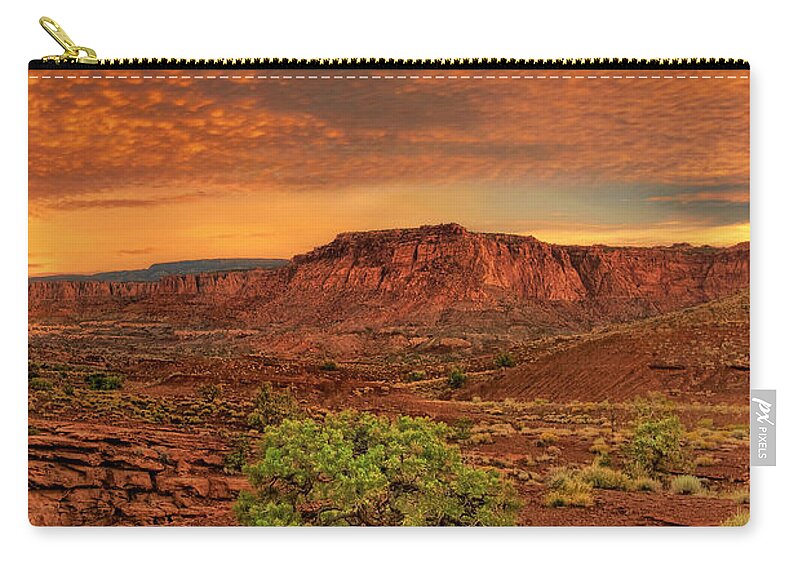 North America Zip Pouch featuring the photograph Capitol Reef National Park Utah by Dave Welling