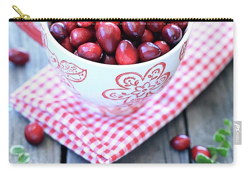 Heap Zip Pouch featuring the photograph Cranberry by Kyoko Hasegawa Photography