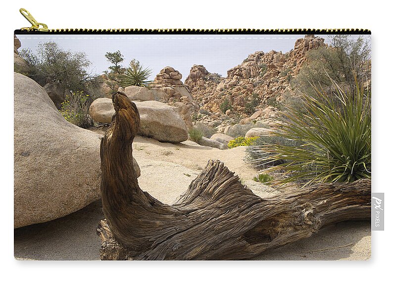 Ca Zip Pouch featuring the photograph Desert Art by Lucinda Walter