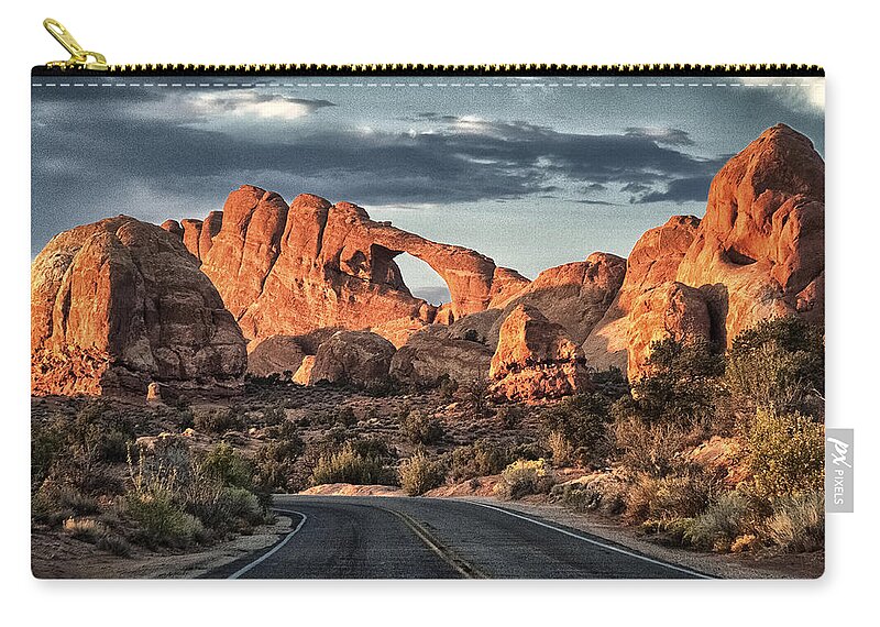 Utah Zip Pouch featuring the photograph Desert Sundown by Robert Fawcett