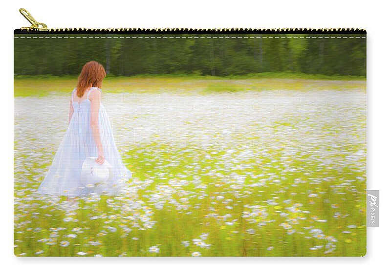 Children Zip Pouch featuring the photograph Field Of Dreams by Theresa Tahara