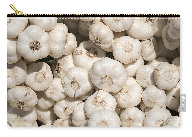 Garlic Zip Pouch featuring the photograph Fresh Garlic by Michael Dawson