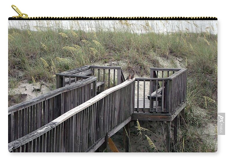 Myrtle Beach Zip Pouch featuring the photograph Get to the Beach by Wendy Gertz