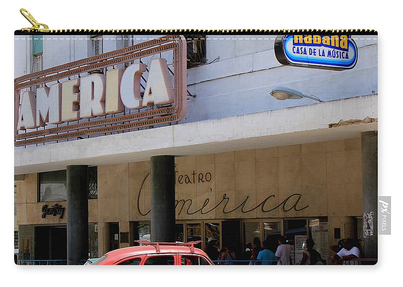 Havana Zip Pouch featuring the photograph Havana 33 by Andrew Fare