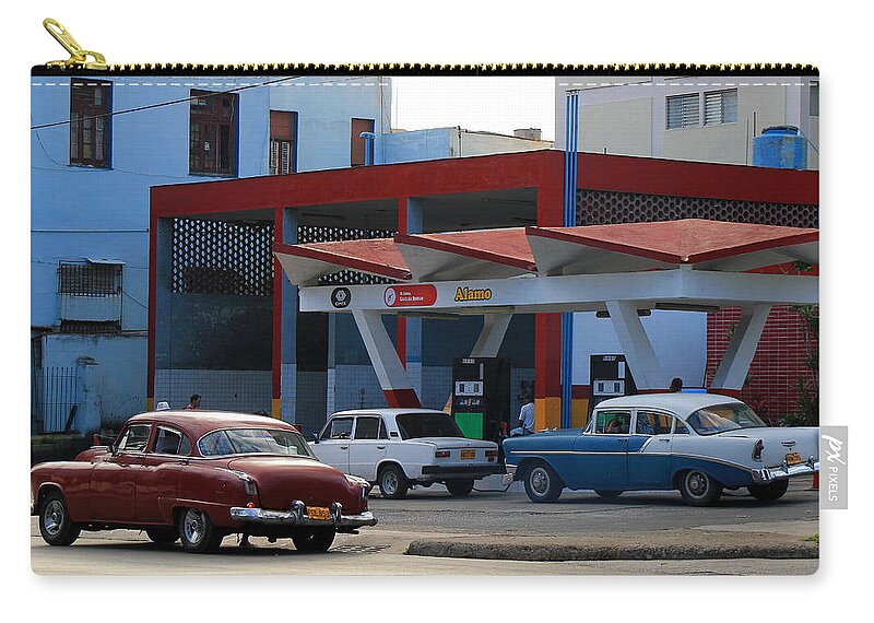 Havana Zip Pouch featuring the photograph Havana 40 by Andrew Fare