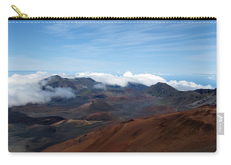 Hawaii Zip Pouch featuring the photograph Heavenly in Hawaii by Bob Slitzan