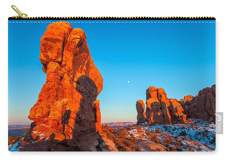 Landscape Zip Pouch featuring the photograph Immensely by Jonathan Nguyen