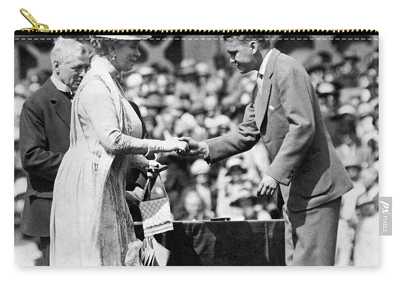 1920s Zip Pouch featuring the photograph KIng And Queen At Wimbledon by Underwood Archives