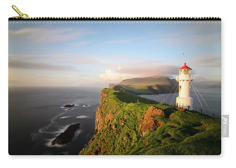 Tranquility Zip Pouch featuring the photograph Mykines by Bergur I. Johansen