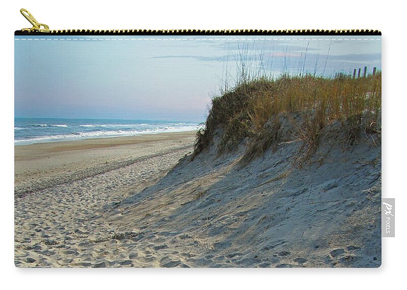 Onslow Beach Zip Pouch featuring the photograph Onslow Beach by Susan McMenamin