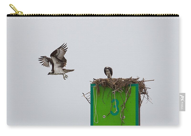 Chesapeake Bay Zip Pouch featuring the photograph Osprey in Flight by Leah Palmer