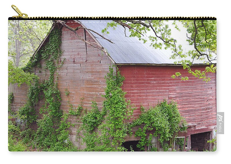 Barn Zip Pouch featuring the photograph Cedar Rapids Barn by Kirt Tisdale