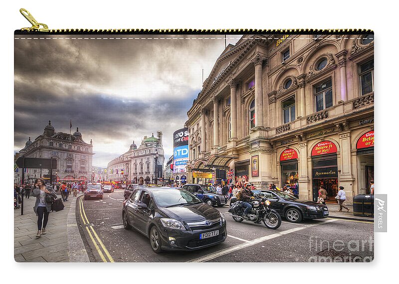 Yhun Suarez Zip Pouch featuring the photograph Picadilly Circus Traffic by Yhun Suarez