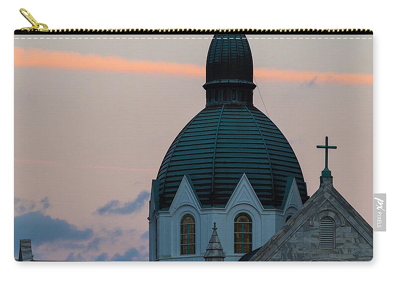 Architectural Features Carry-all Pouch featuring the photograph Sacred Heart at Sundown by Ed Gleichman