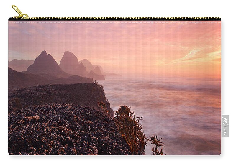 Oregon Zip Pouch featuring the photograph Seal Rock Skies by Darren White