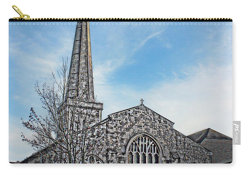St Michaels Zip Pouch featuring the photograph St Michael's Church Southampton Hampshire by Terri Waters