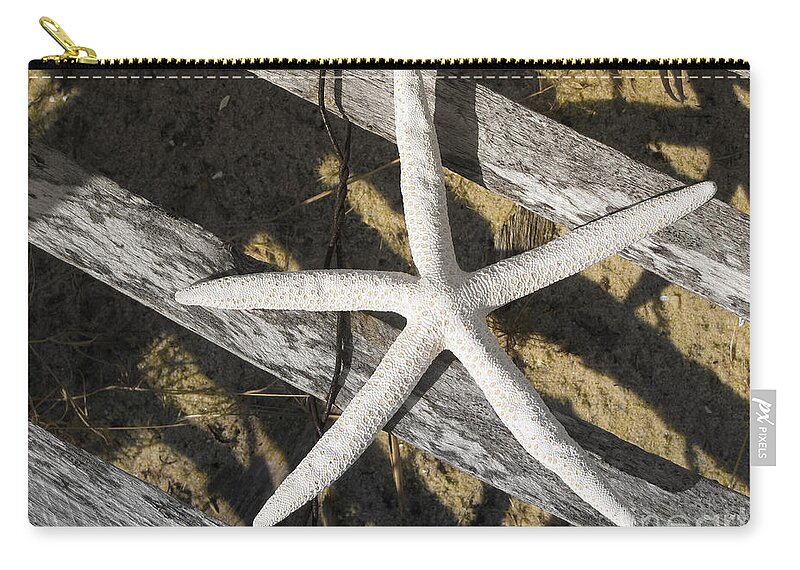 Starfish Zip Pouch featuring the photograph Starring Me by Colleen Kammerer