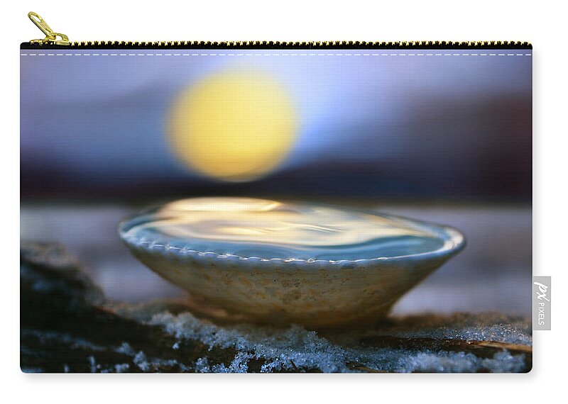 Seashell Zip Pouch featuring the photograph The Pearl by Laura Fasulo
