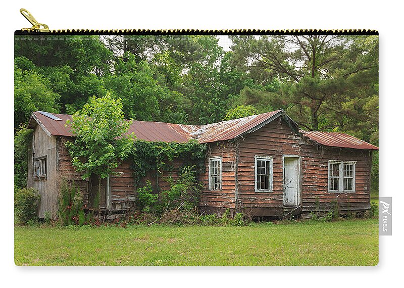 Betsy Kerrison Parkway Zip Pouch featuring the photograph Vacant Rural Home by Patricia Schaefer