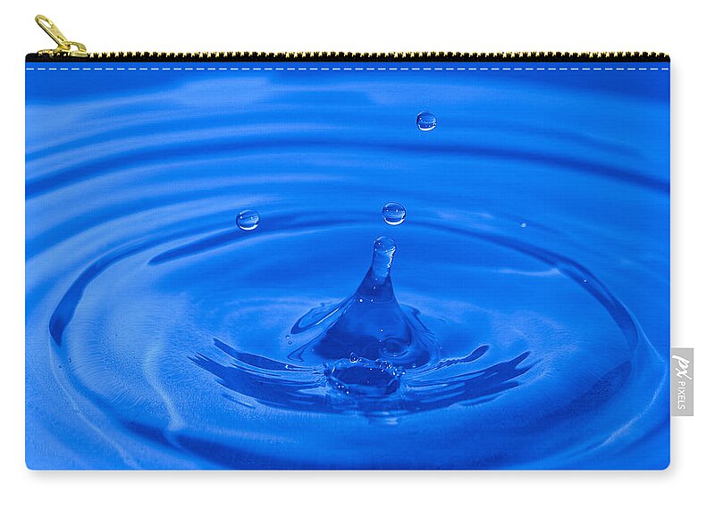 Water Droplets Zip Pouch featuring the photograph Water Droplet by Georgette Grossman