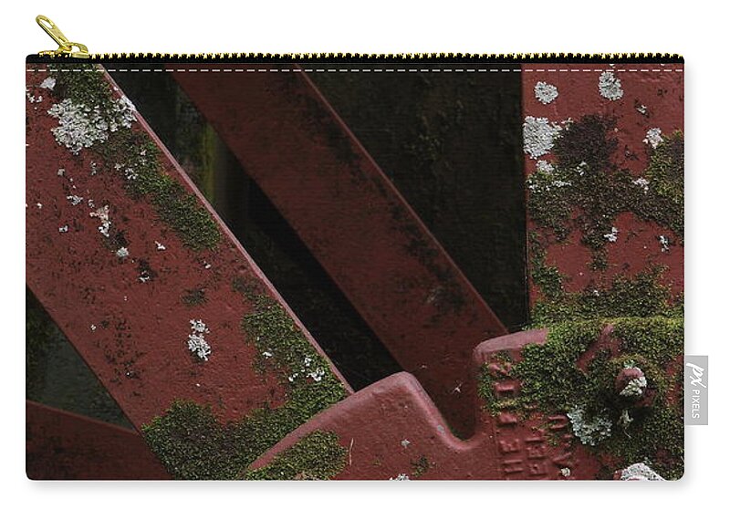 Waterwheel Hub Zip Pouch featuring the photograph Waterwheel Up Close by Daniel Reed