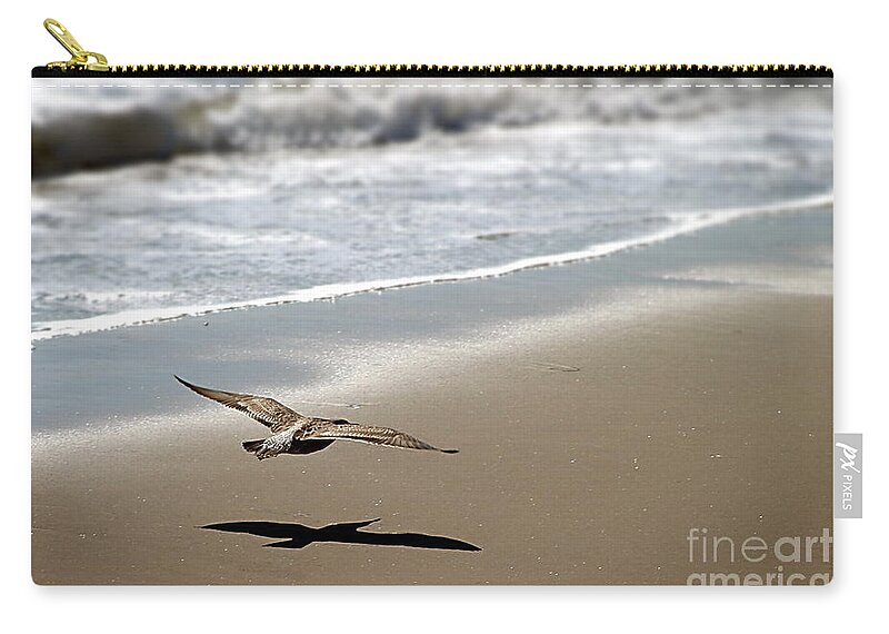 Seagull Zip Pouch featuring the photograph Coming In For Landing by Henrik Lehnerer