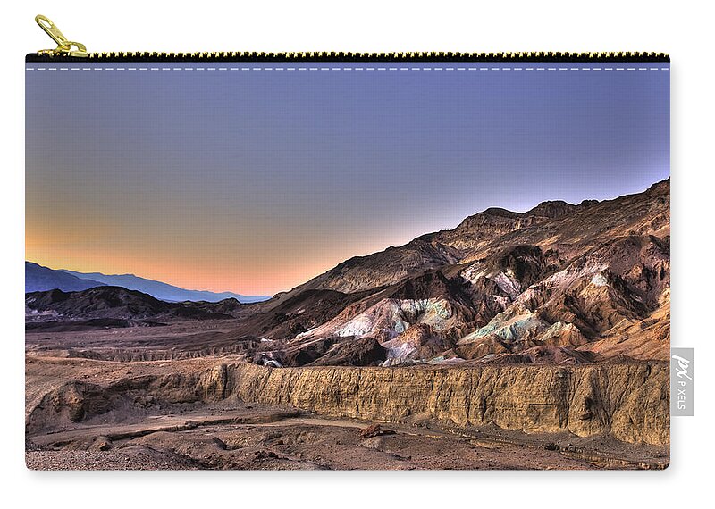 Death Valley Zip Pouch featuring the photograph Death Valley Sunset by Shawn Everhart