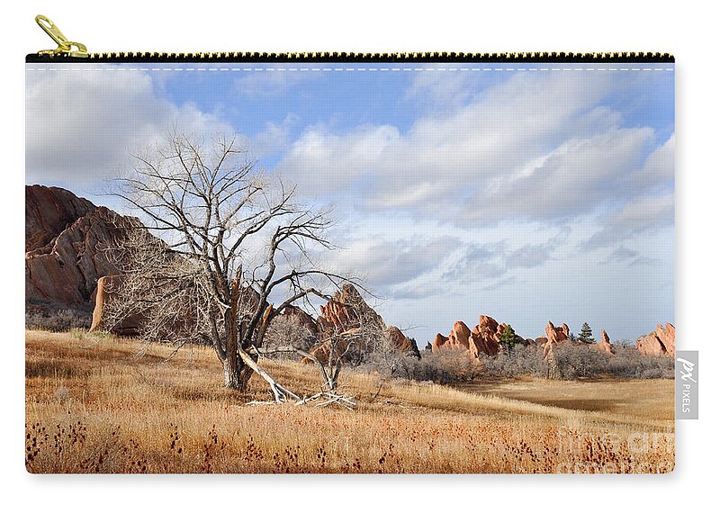 Fountain Valley Zip Pouch featuring the photograph Fountain Valley by Cheryl McClure