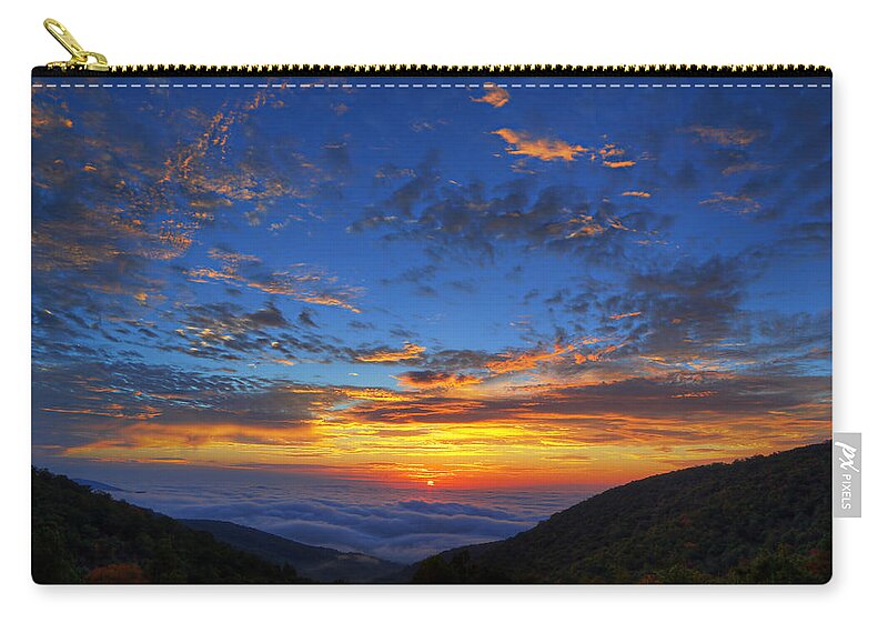 Metro Zip Pouch featuring the photograph Good Morning Virginia by Metro DC Photography