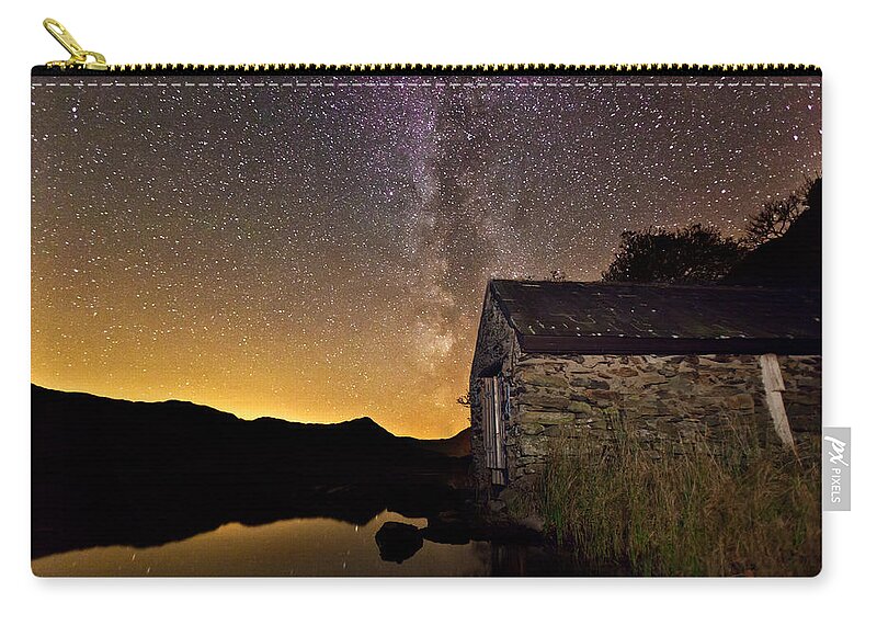 Milky Way Zip Pouch featuring the photograph Milky Way above the old Boathouse by B Cash