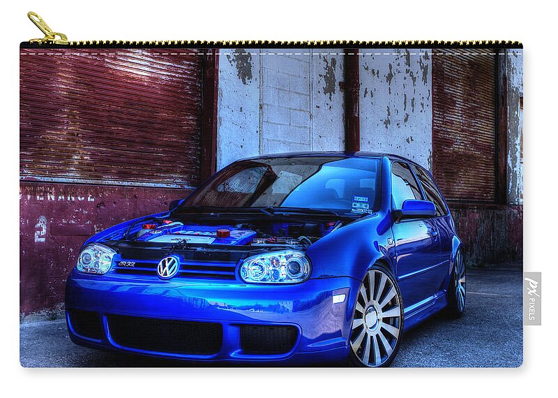 Volkswagen Carry-all Pouch featuring the photograph Volkswagen R32 by Jonathan Davison