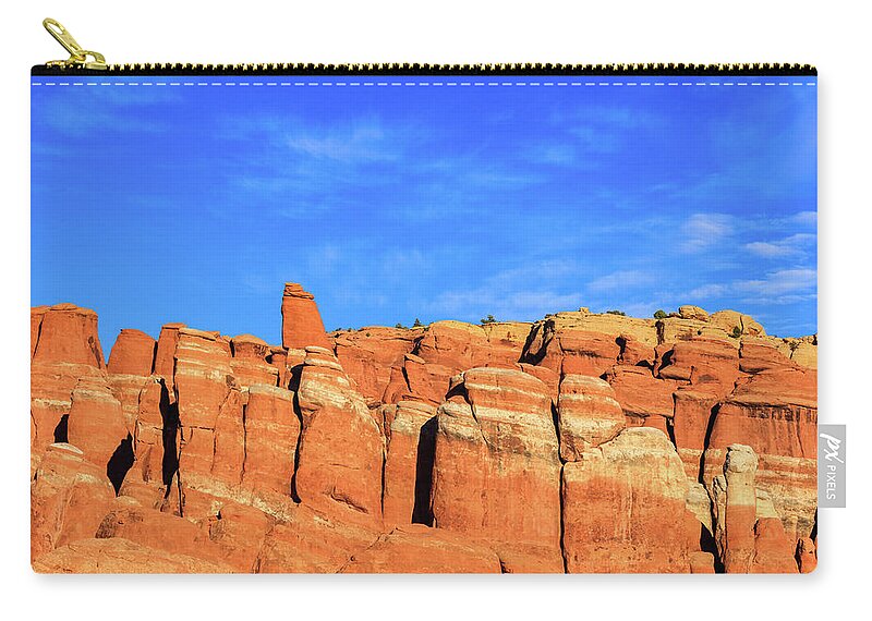 Arches National Park Zip Pouch featuring the photograph Arches National Park #16 by Raul Rodriguez