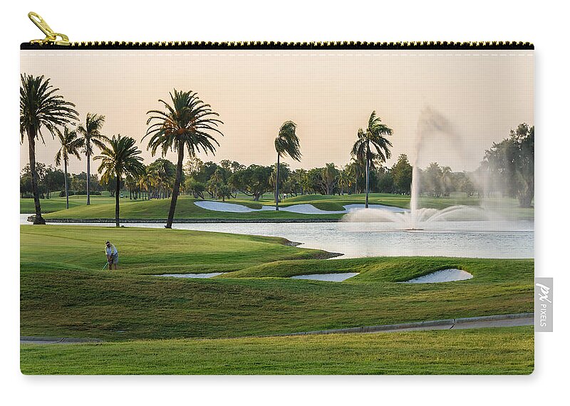 18th Hole Zip Pouch featuring the photograph 18th At Doral by Ed Gleichman