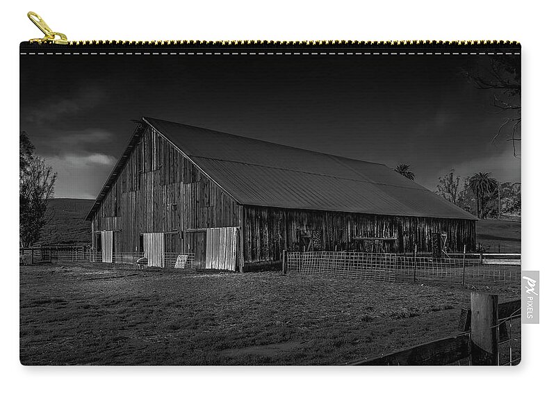 Barn Zip Pouch featuring the photograph Old Barn #2 by Bruce Bottomley
