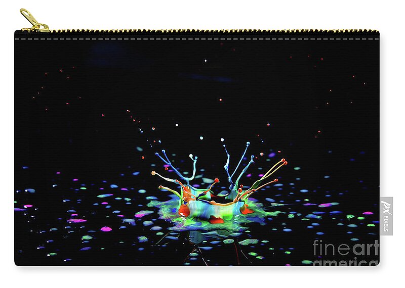  Drop Zip Pouch featuring the photograph A drop that is a crown by Arik Baltinester