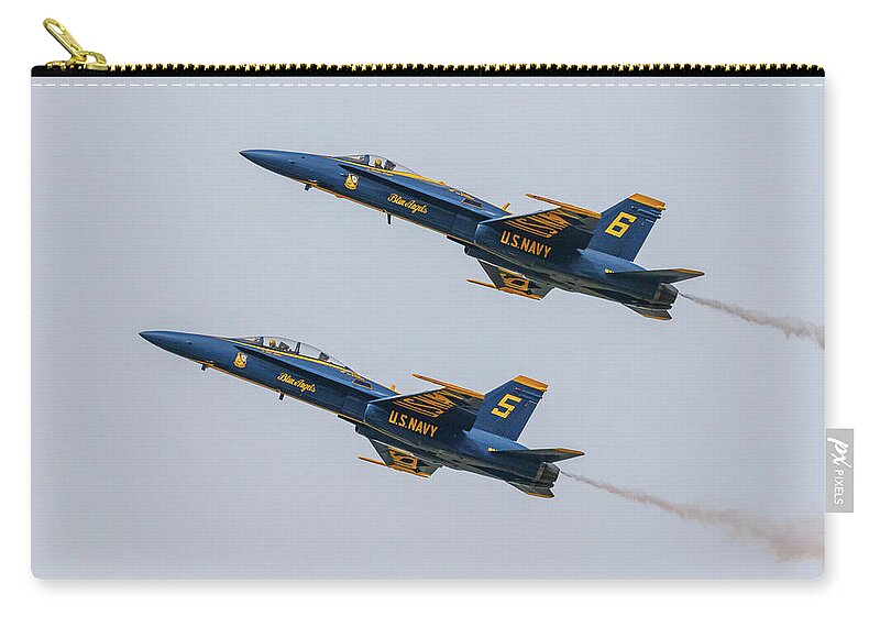  Zip Pouch featuring the photograph Airshow 21 by Les Greenwood