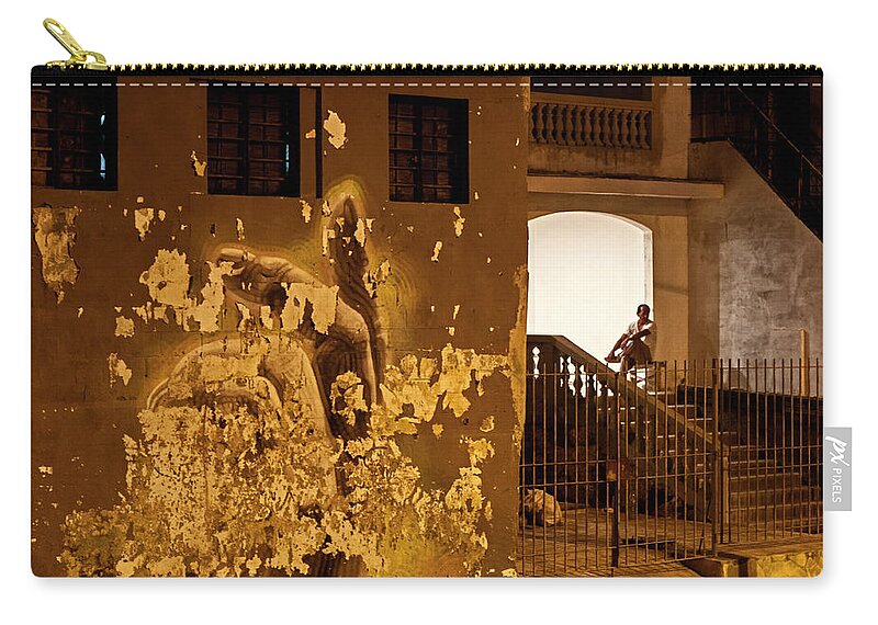  Charles Harden Zip Pouch featuring the photograph Avenue de los Presidentes Havana Cuba by Charles Harden