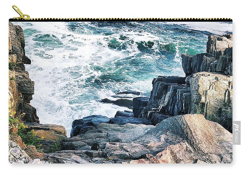 Bailey Island Zip Pouch featuring the photograph Bailey Island No. 3 by Sandy Taylor