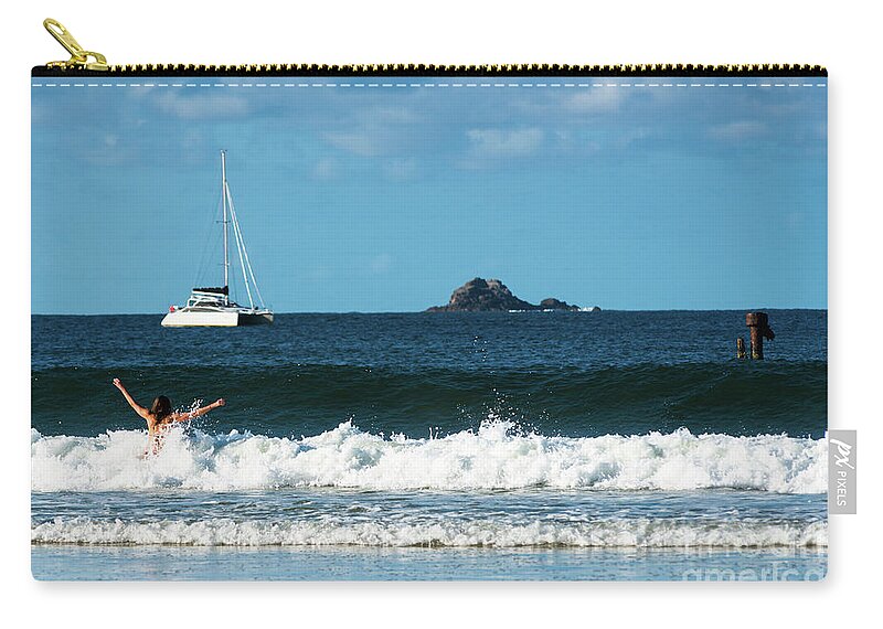 2017 Zip Pouch featuring the photograph Belongil beach by Andrew Michael