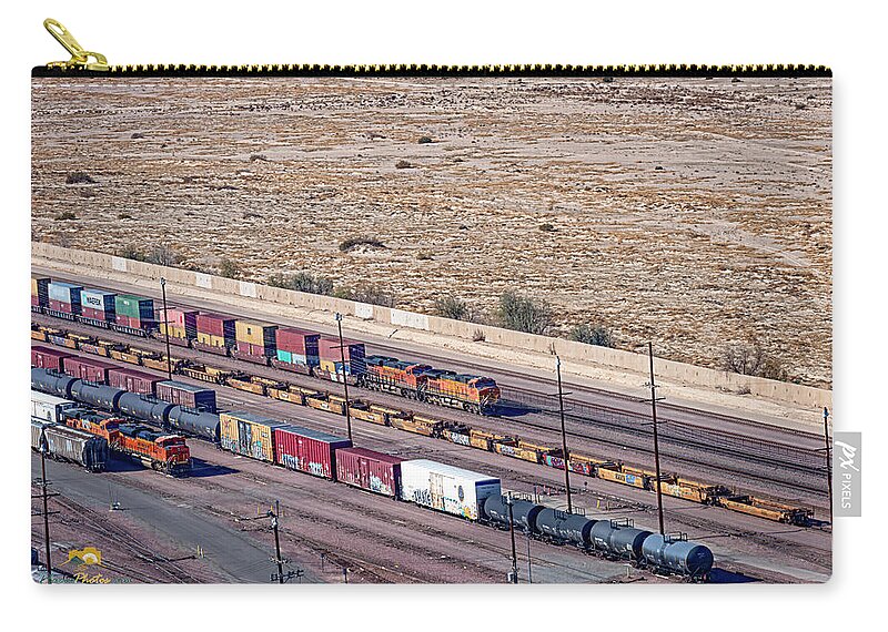 Bnsf Zip Pouch featuring the photograph Bnsf5067 2 by Jim Thompson